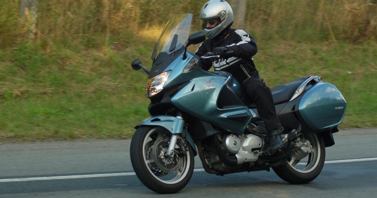 Honda NT700V Deauville – motorem na wakacje (test)
