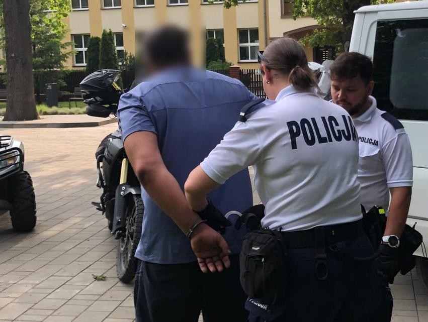 Policjanci zatrzymali kierowcę dostawczaka. Grozi mu 5 lat