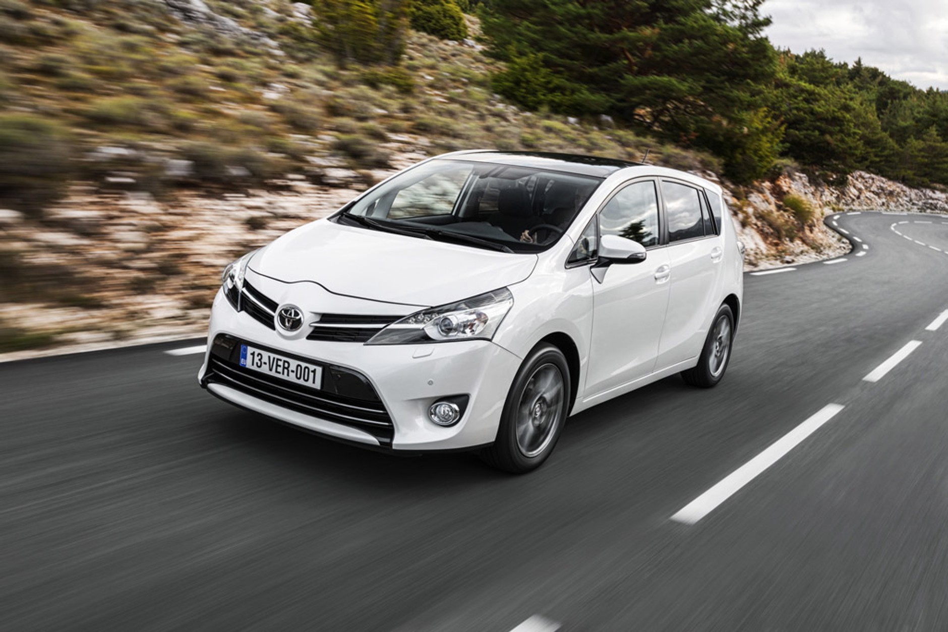 W Toyocie nie chodzi o wygląd tylko o spokój. Nie trzeba się martwić o mechanikę, ale warto zadbać o blachę
