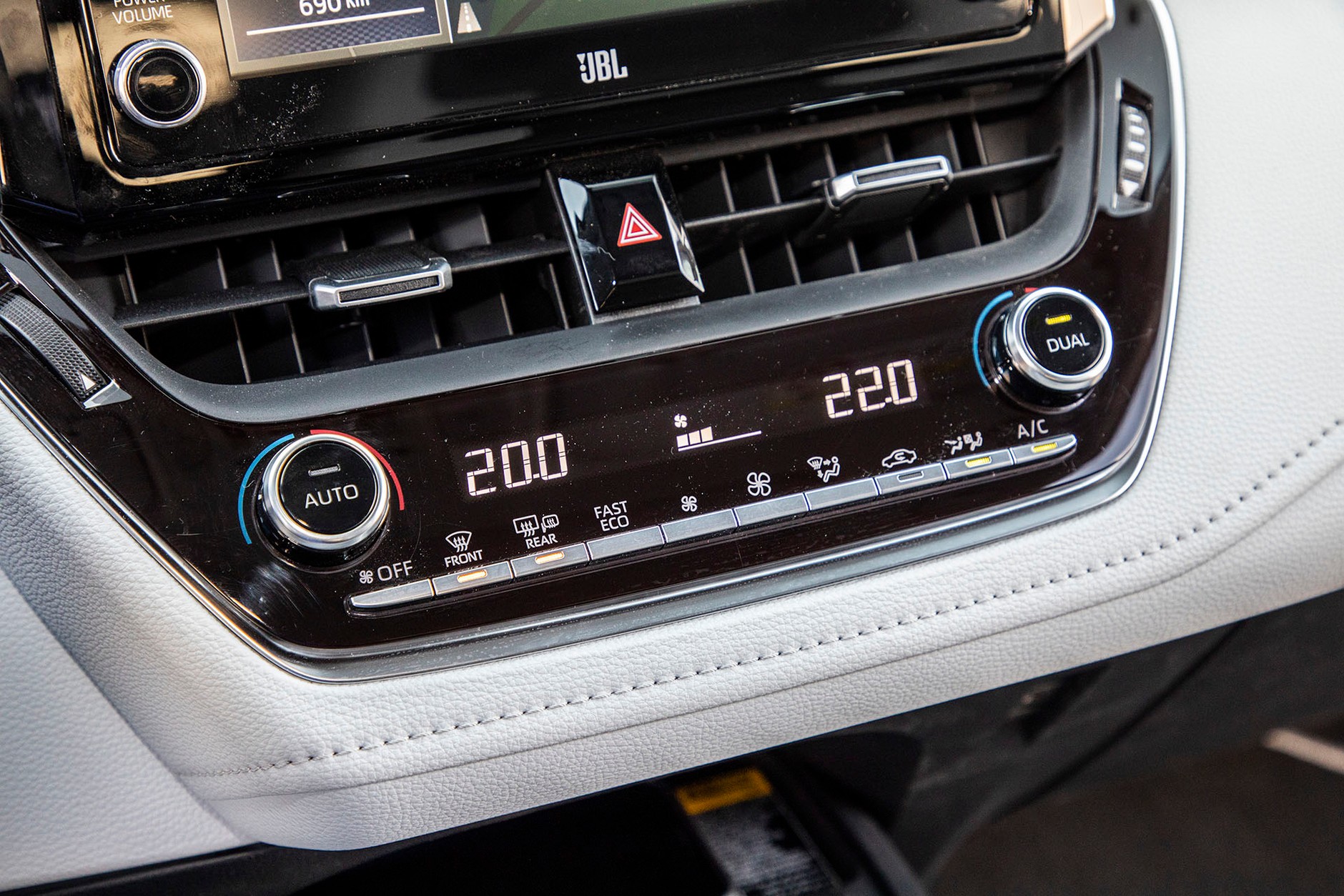 Oszczędzaj z fantazją - test Toyoty Corolla Touring Sports 2.0 Hybrid