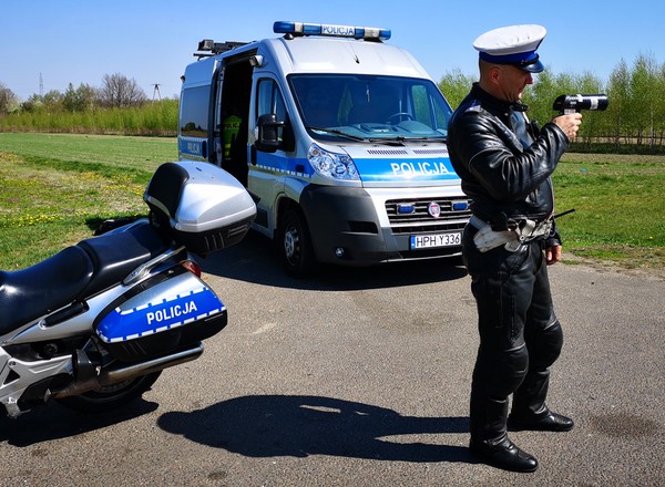 Motocykliści pod okiem policji - przekraczanie prędkości to norma