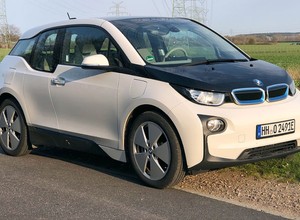 Przejechaliśmy BMW i3 143 tys. km w 9 lat. Jak zniósł to jego akumulator?