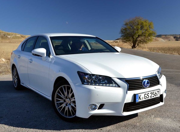 Lexus GS300h - Kluczowa hybryda