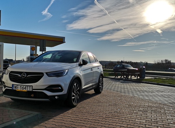 Opel Grandland X 2.0 Diesel – elektronika po francusku | Test długodystansowy (cz. 4)