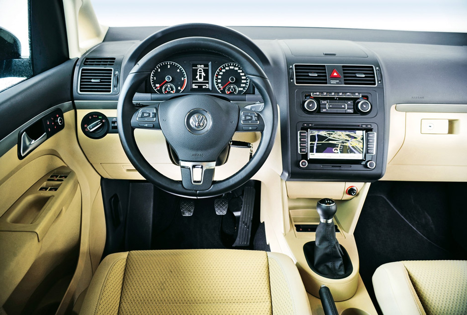 Chevrolet Orlando kontra VW Touran i Peugeot 5008: siedem miejsc na życzenie