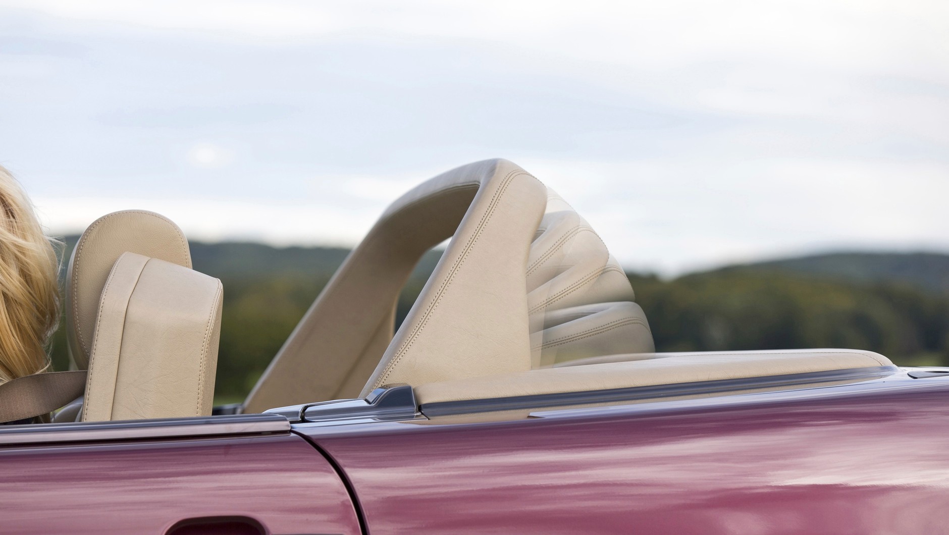 Mercedes R 129 – pałąk chroniący głowy w razie dachowania