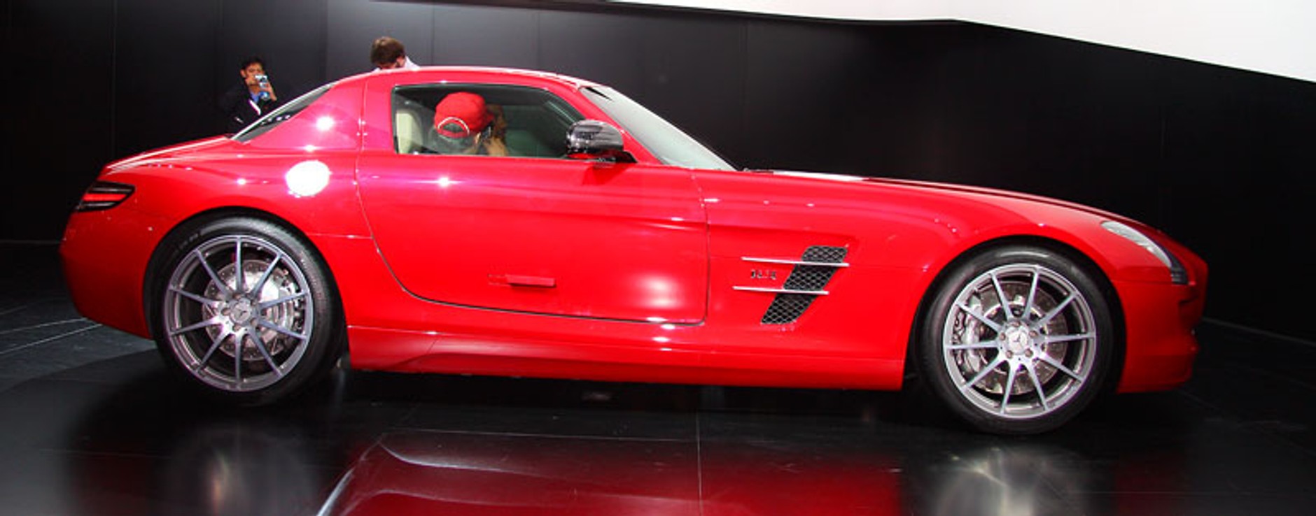 IAA Frankfurt 2009: Mercedes-Benz SLS AMG – Gullwing XXI wieku, pierwsze wrażenia