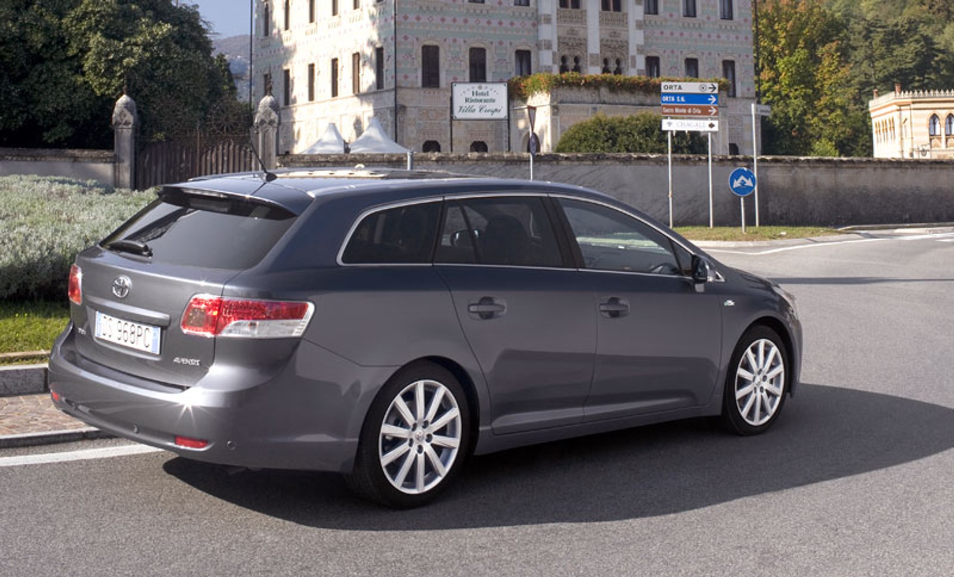 Toyota Avensis: Ceny w Niemczech od 22 700 euro (ok. 88 250 zł)