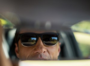 Mandat za okulary przeciwsłoneczne? Nie, ale kierowcy powinni je dobrze dobrać