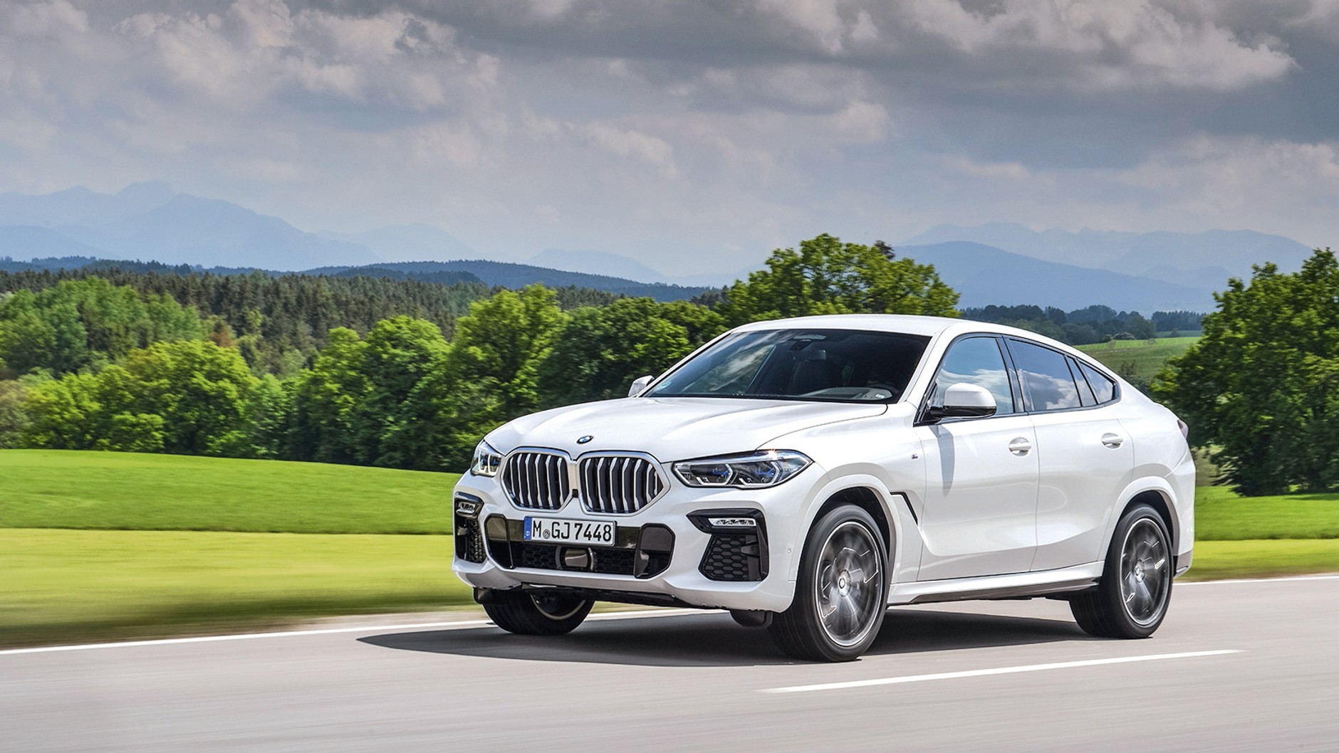 Pierwsza generacja BMW X6 ustanowiła w 2008 r. segment SUV-ów coupé. Numer dwa żegluje na fali powodzenia poprzedniczki