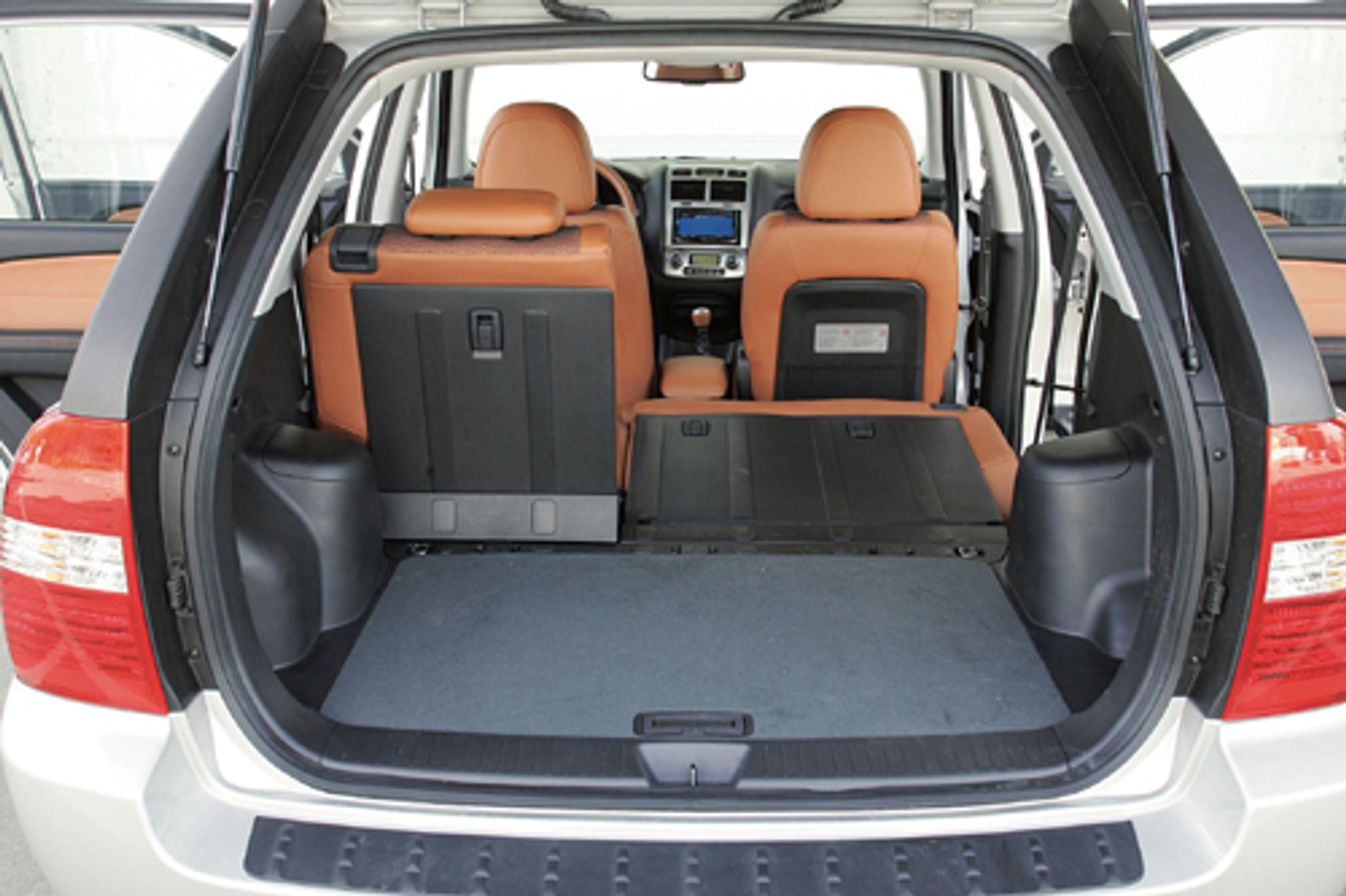 Toyota RAV4, Nissan X-Trail, Kia Sportage, Suzuki Grand Vitara - Terenówki niezupełnie terenowe