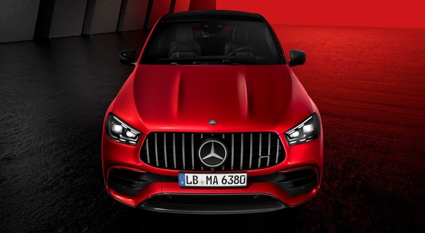 Mercedesy GLE i GLE Coupe po liftingu mają funkcję "przezroczystego silnika"