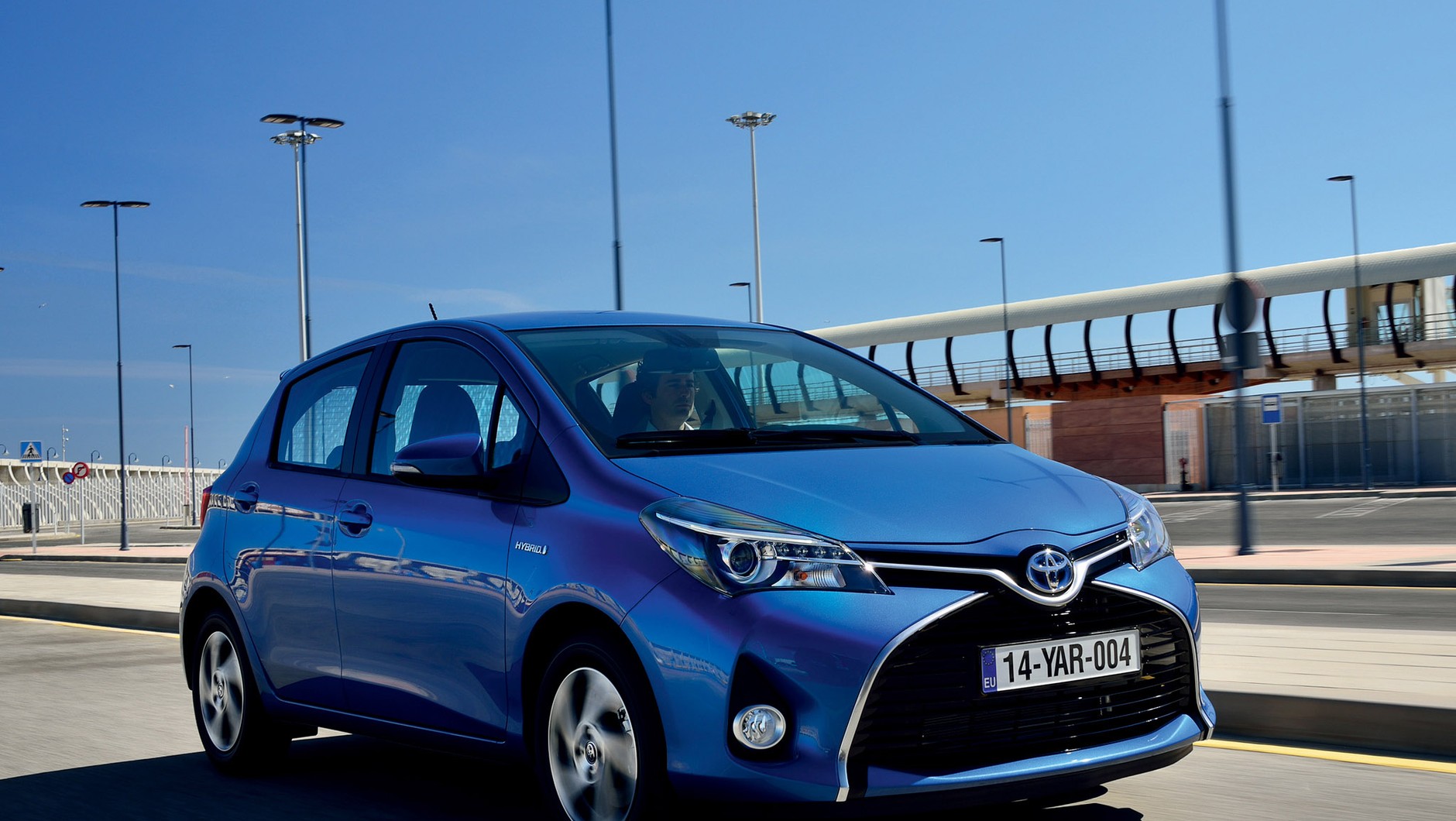 Toyota Yaris Hybrid 2014