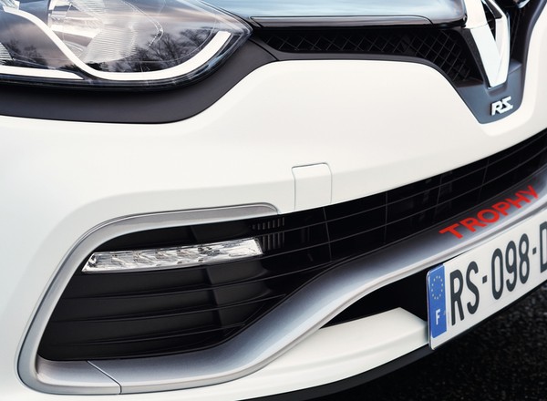 Renault Clio R.S. Trophy 220 EDC już w polskich salonach