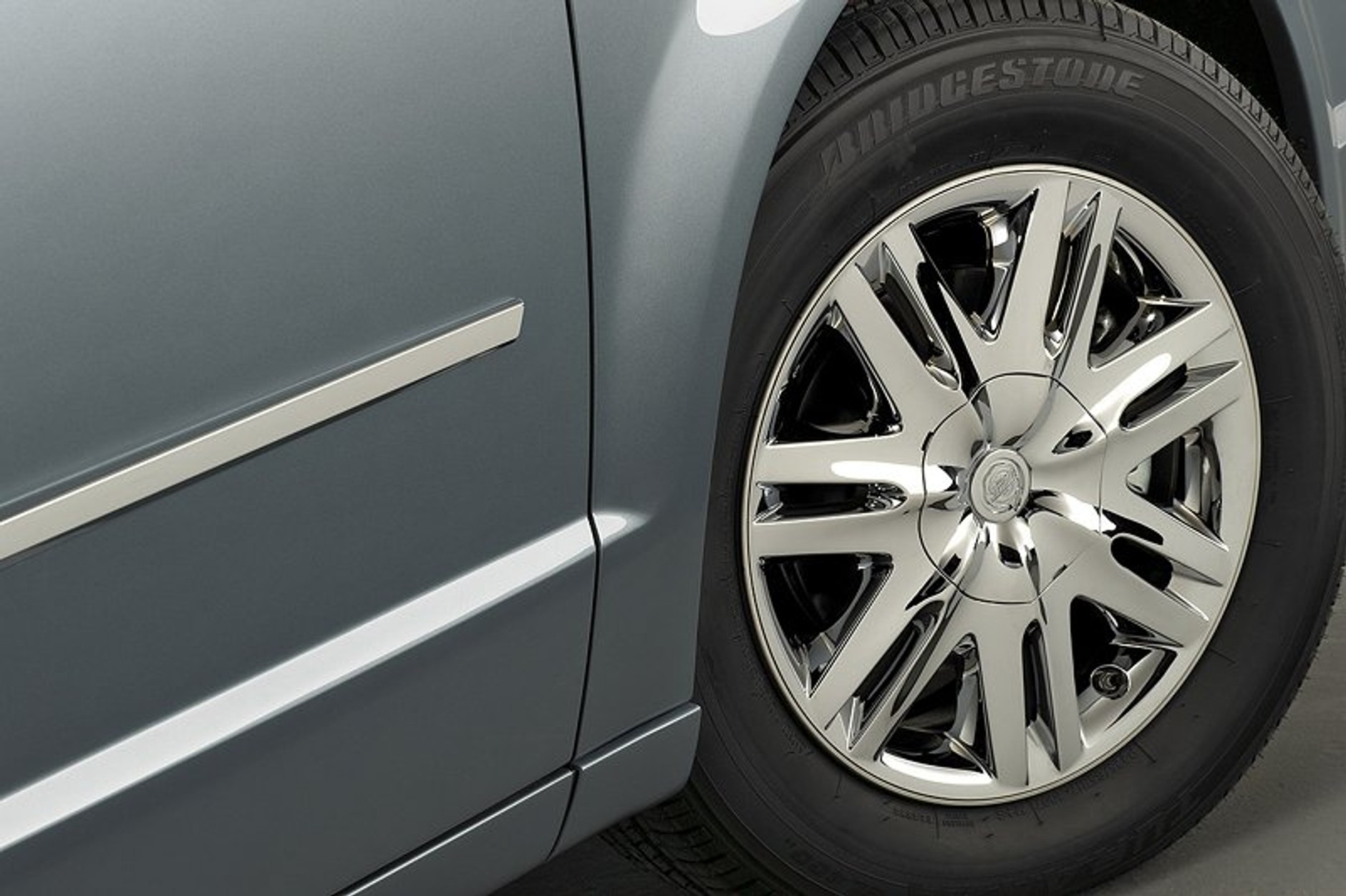 Chrysler Voyager: pierwsze zdjęcia nowej wersji