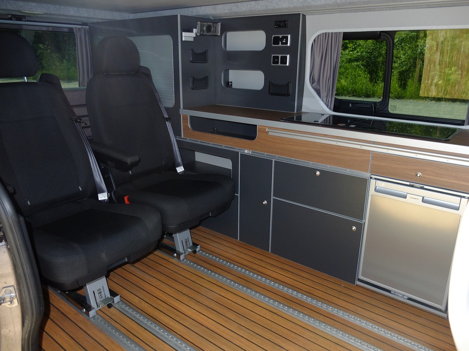 Renault Trafic z zabudową Wavecamper (2021)