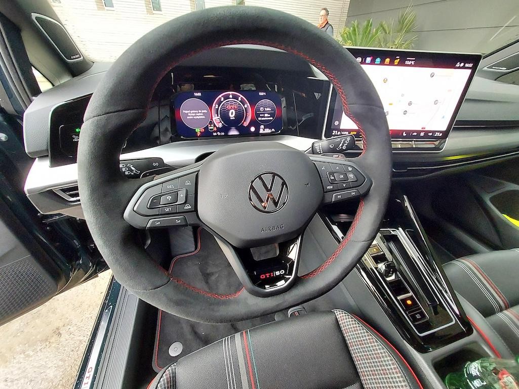 VW Golf GTI Edition 50