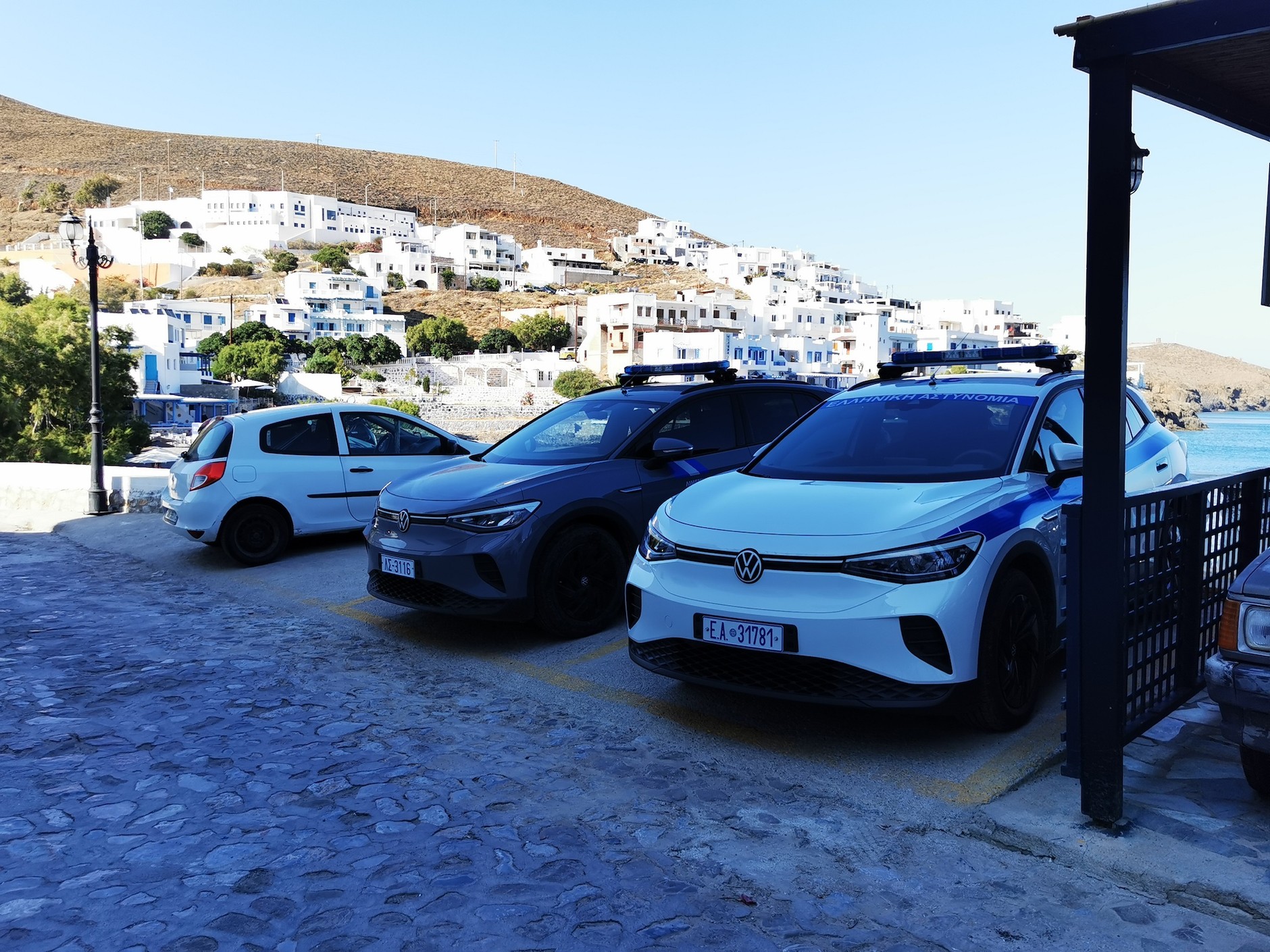 Astypalea: nie tylko policja, także auta miejskie to elektryczne Volkswageny