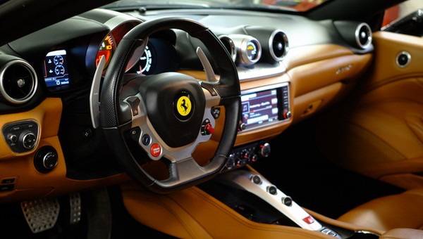 Ferrari California - zestaw audio