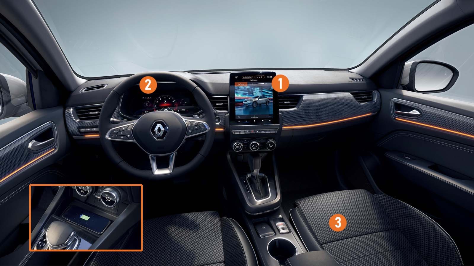 Jednym z elementów, które pojawiają się w odmianie Intens, jest bezprzewodowa ładowarka indukcyjna do telefonów komórkowych. Kolejne to: 1. Multimedia Easy Link 9,3” z nawigacją. 2. Zespół zegarów z kolorowym wyświetlaczem TFT 10,25”. 3. Tapicerka materiałowa z elementami skóry TEP.