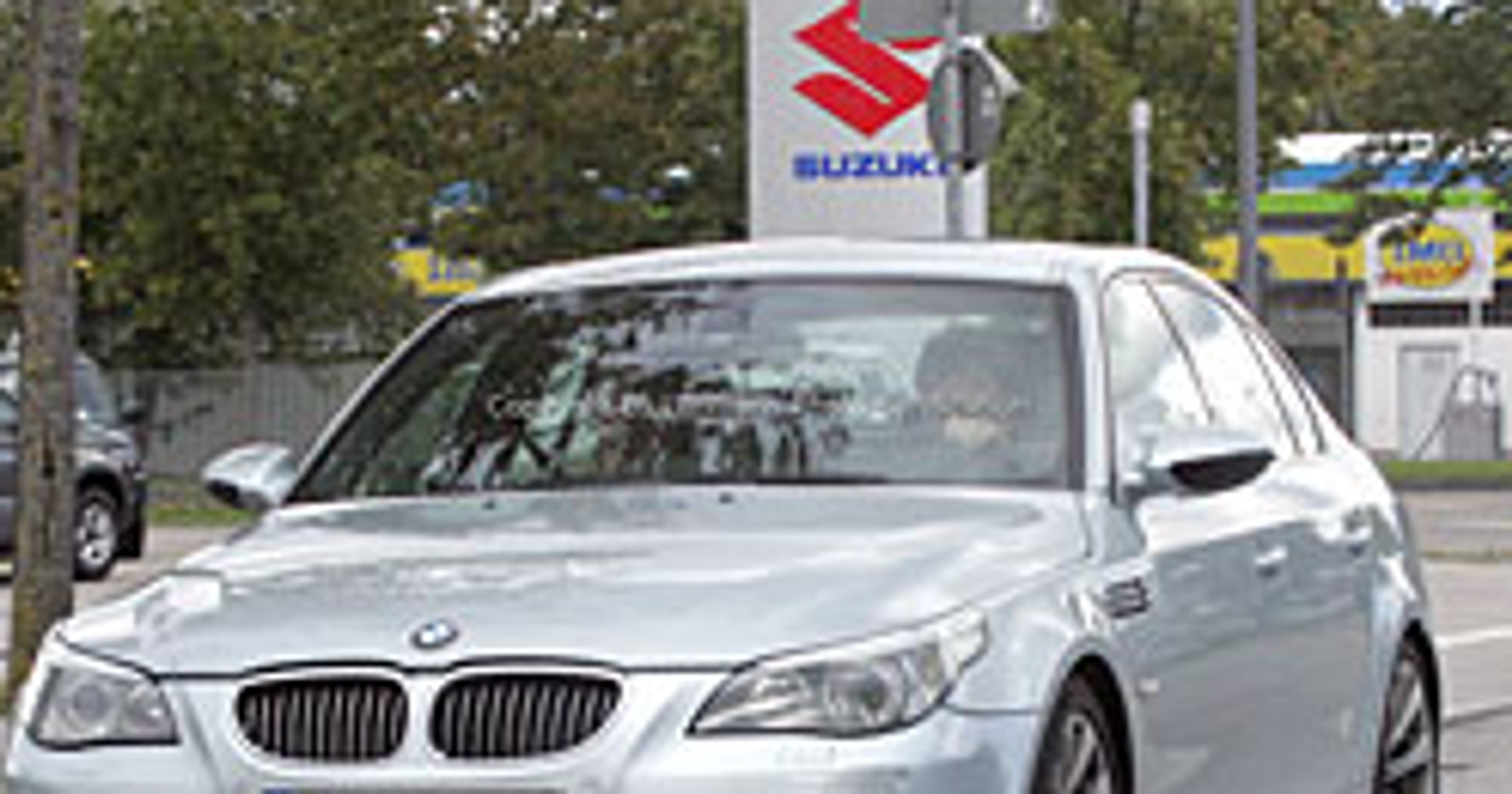 Zdjęcia szpiegowskie: mocniejsze BMW M5 i zapowiedź M7