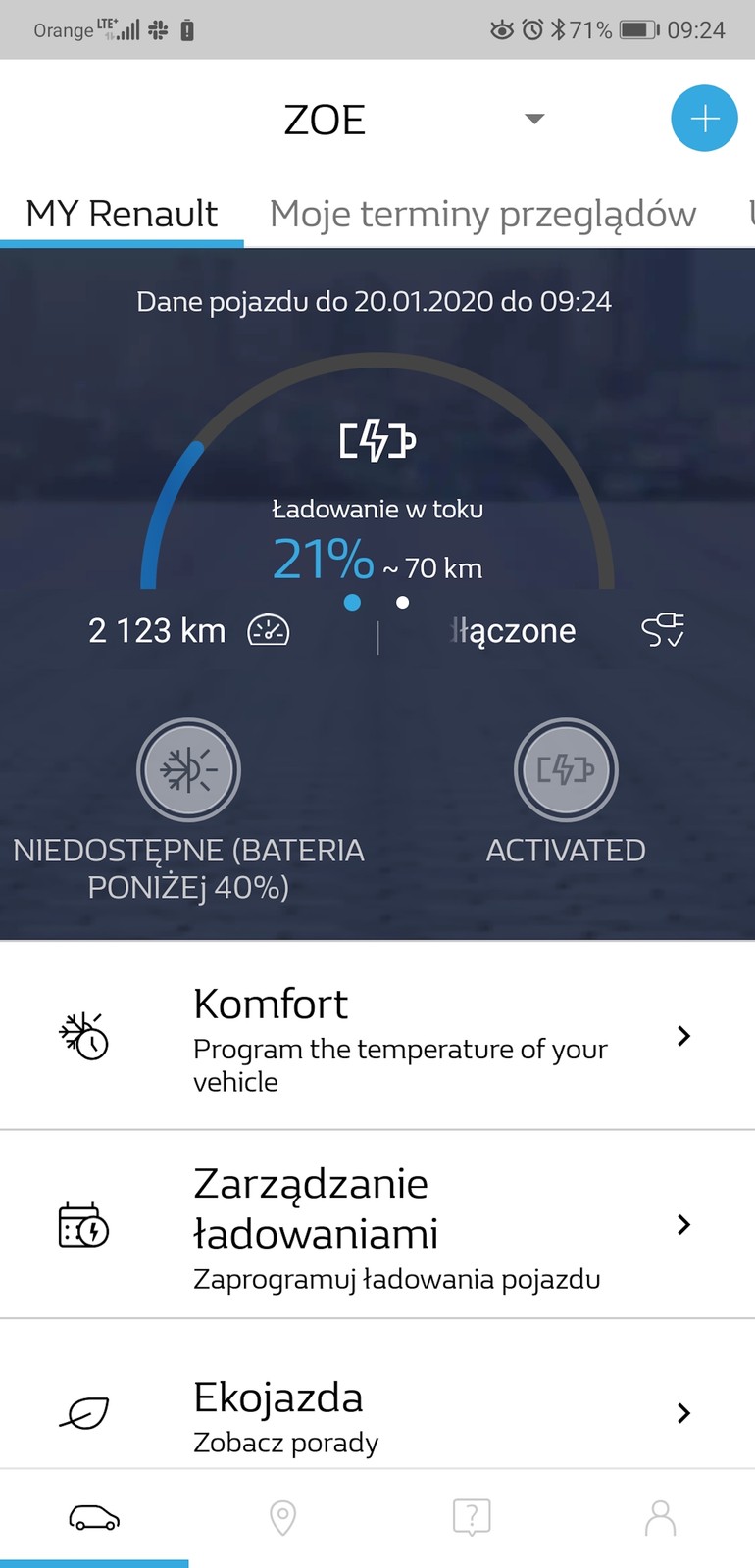 Renault ZOE R135 Intens: za pomocą aplikacji zainstalowanej w telefonie można podglądać stan samochodu – np. w sytuacji, gdy stoi kilometr dalej podłączony do ładowarki