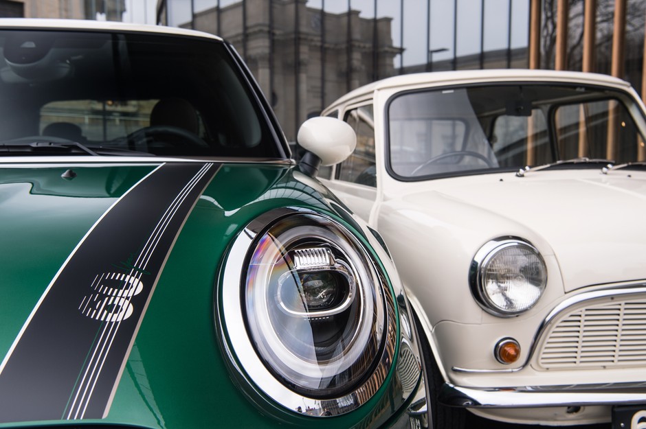 Mini 60 Years Edition i Morris Mini-Minor z 1958 r.