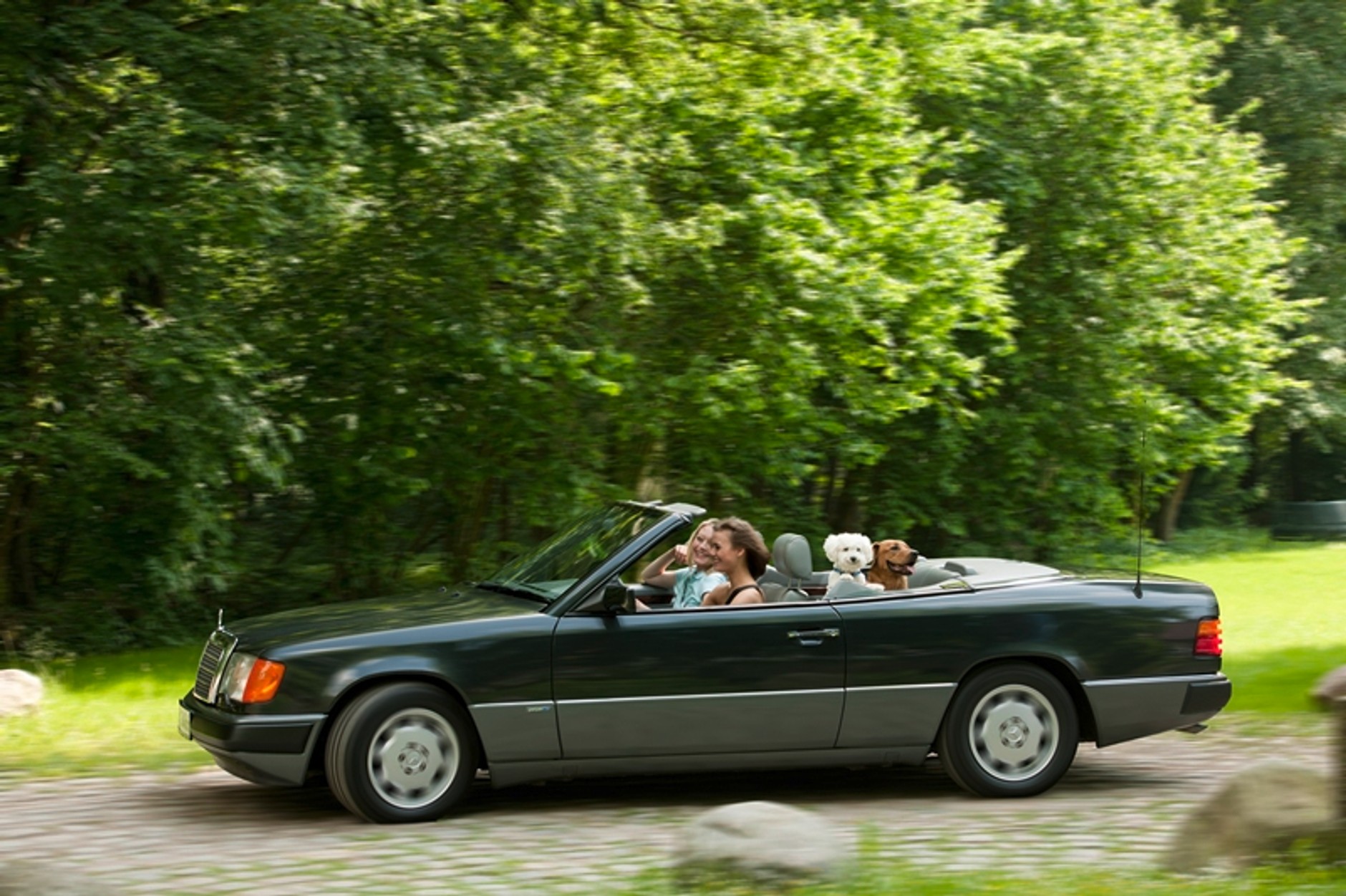 Mercedes W124 Cabrio – z pięknem trzeba obcować