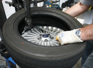 Wymiana opon bez tajemnic. Zobacz na co zwrócić uwagę warsztacie