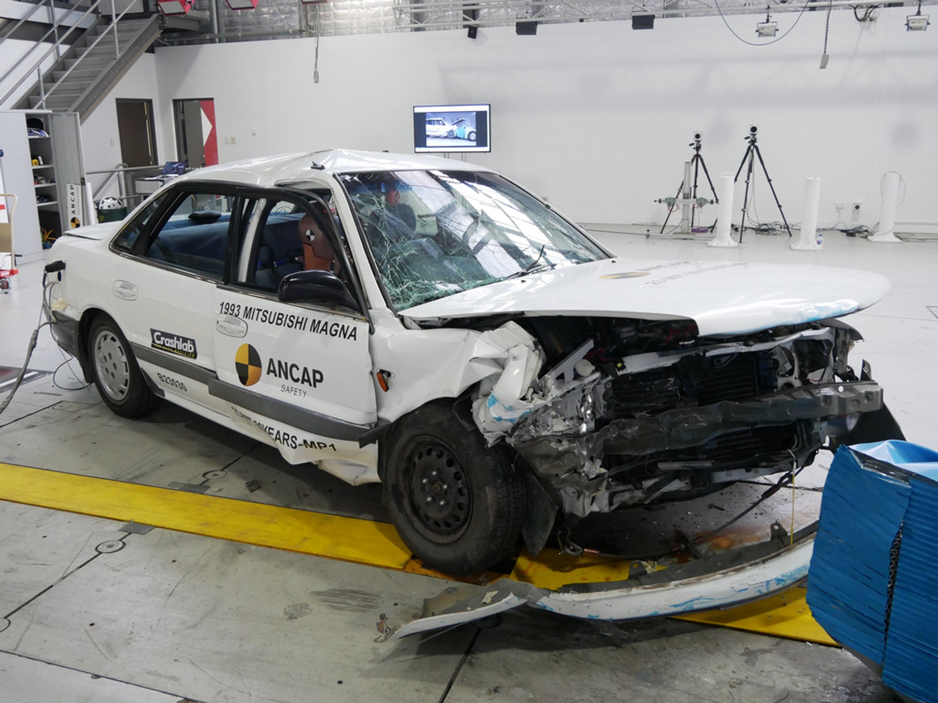 Test zderzeniowy Mitsubishi Magna z 1993 r. w 2023 r.