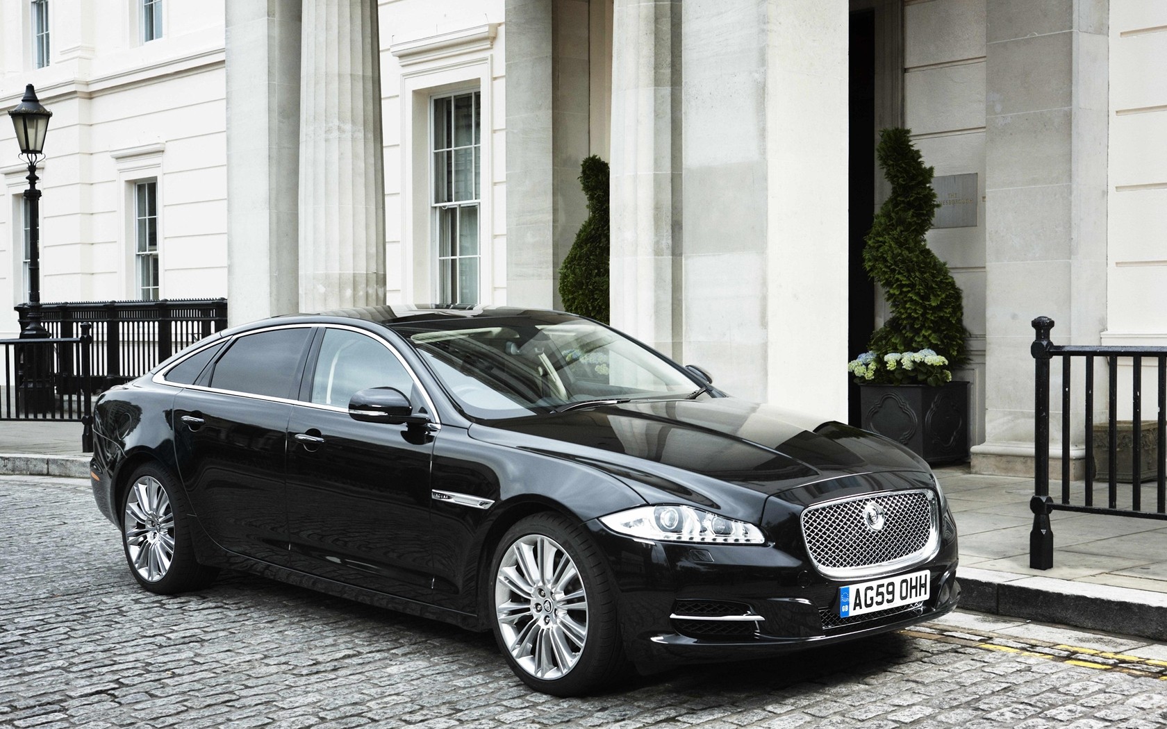 Jaguar XJ
