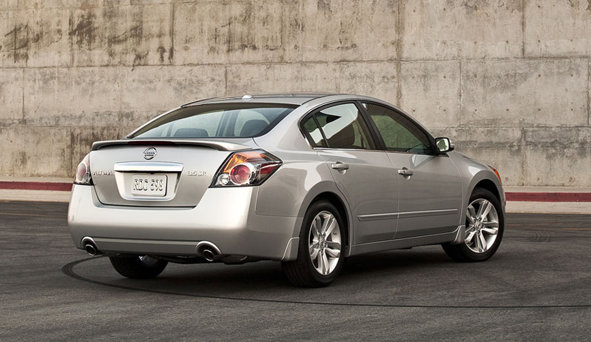 Nissan Altima 2010: amerykański facelifting na rok 2010