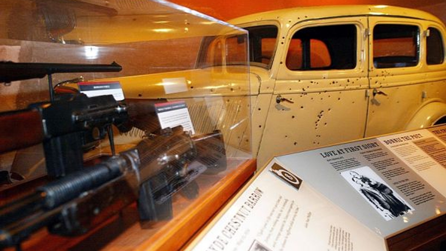 Ford V8 B-400 Clyde'a Barrowa