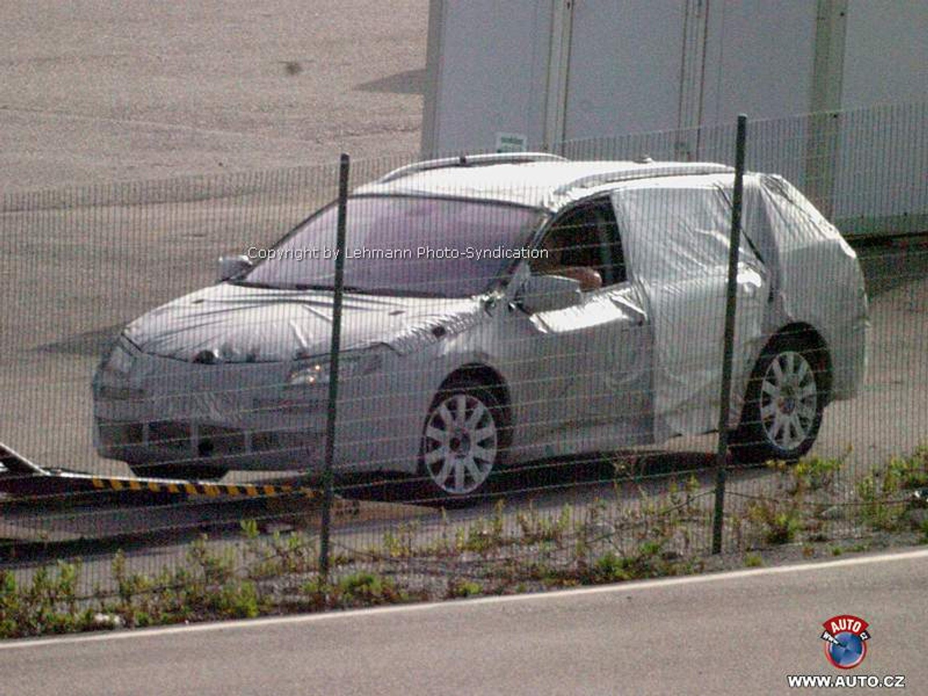 Zdjęcia szpiegowskie: Nowy Renault Laguna!