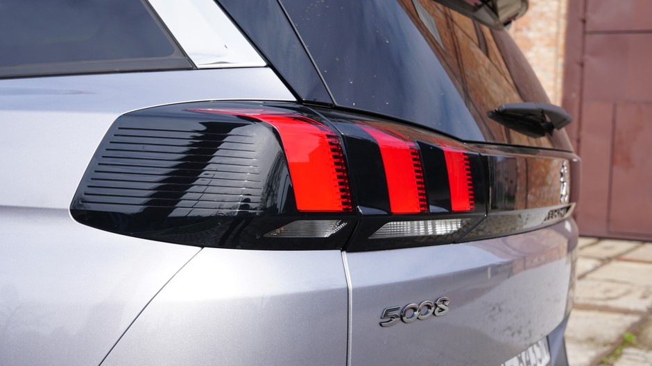 Peuegot 5008 Crossway