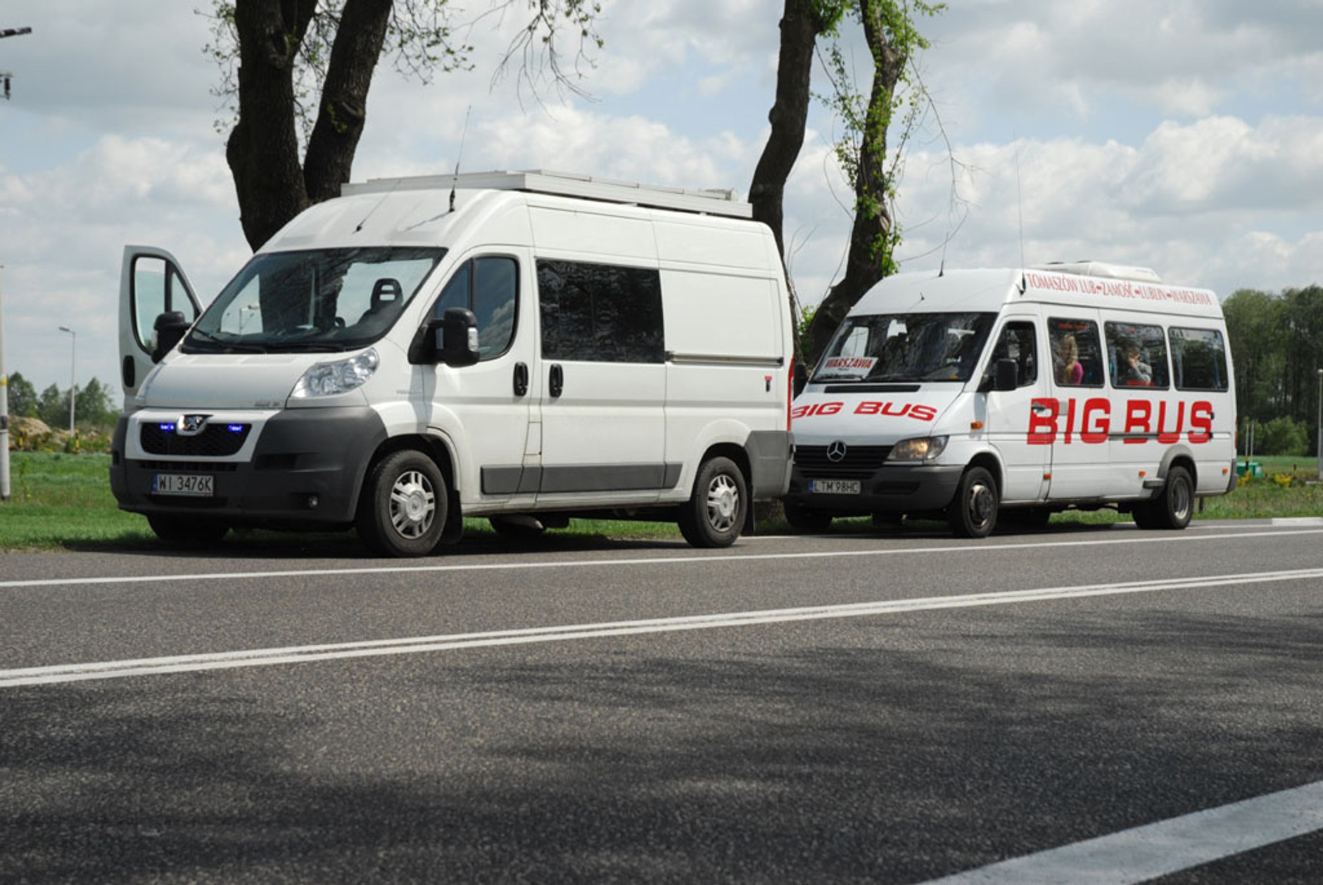 Bus z wyposażeniem kempingowym i pasażerami może z łatwością przekroczyć limit 3,5 tony.