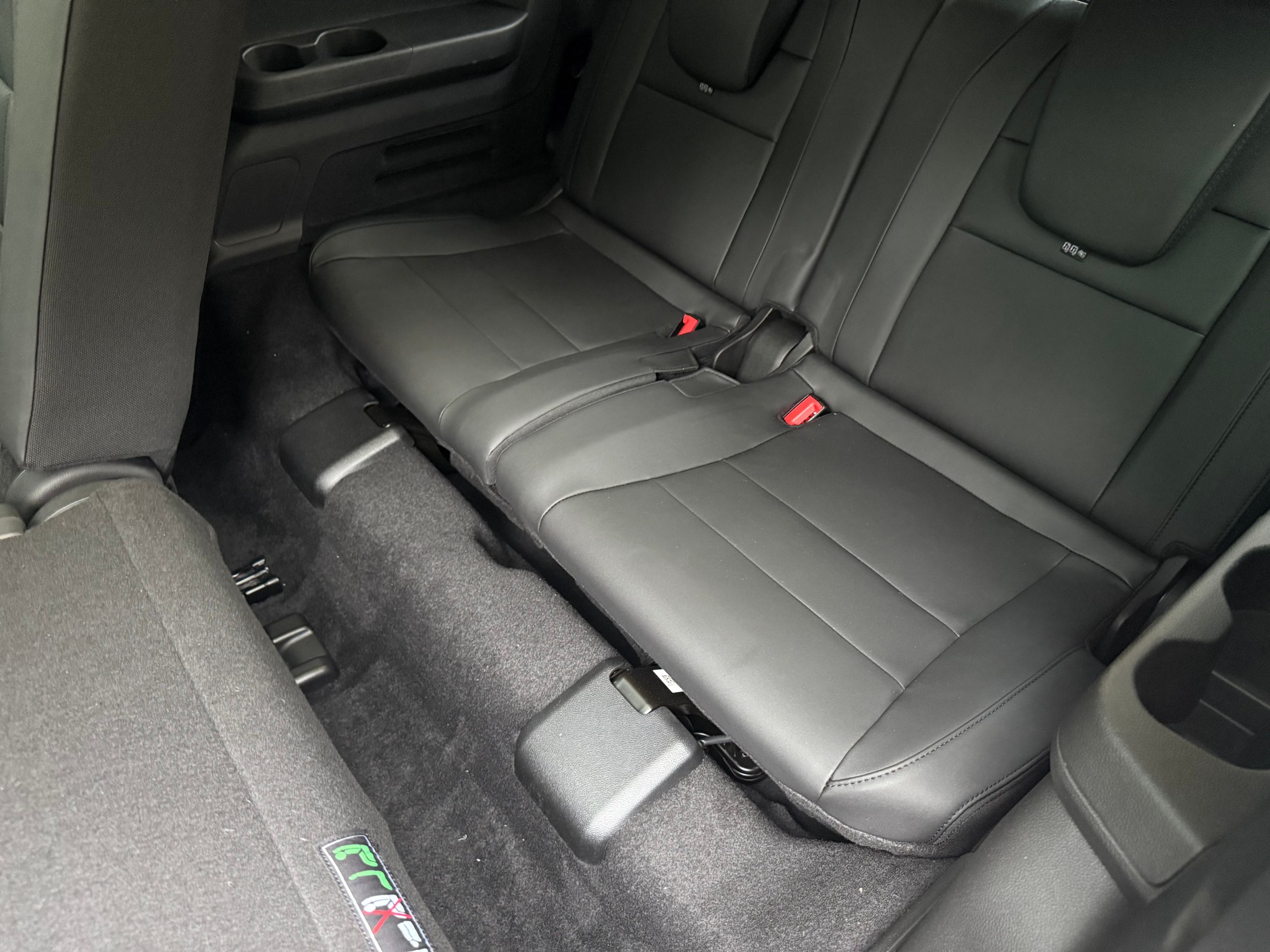 Renault Espace po liftingu (od 2025 r.) – trzeci, składany rząd siedzeń