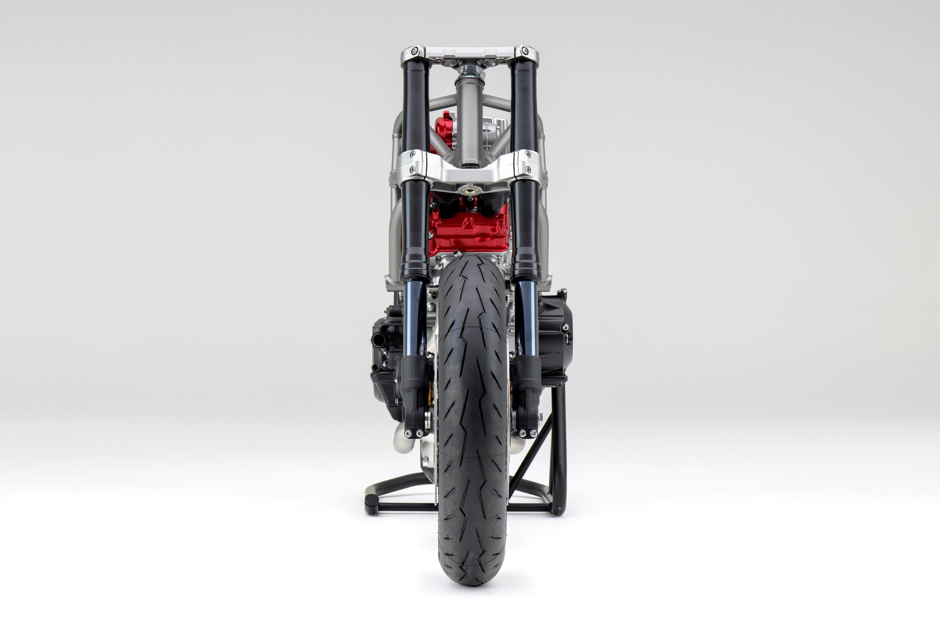 Honda zaprezentowała pokazała przełomowy silnik. Widlasta trójka dostała elektryczny kompresor