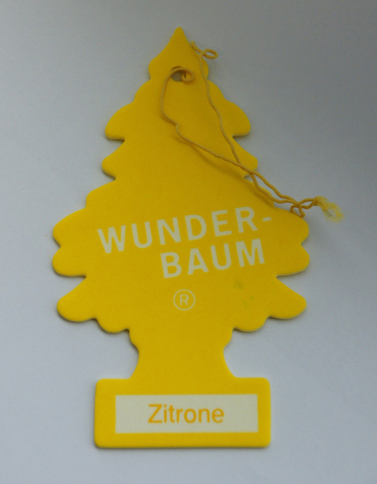 Uwaga, zapachy do auta niszczą kokpity!