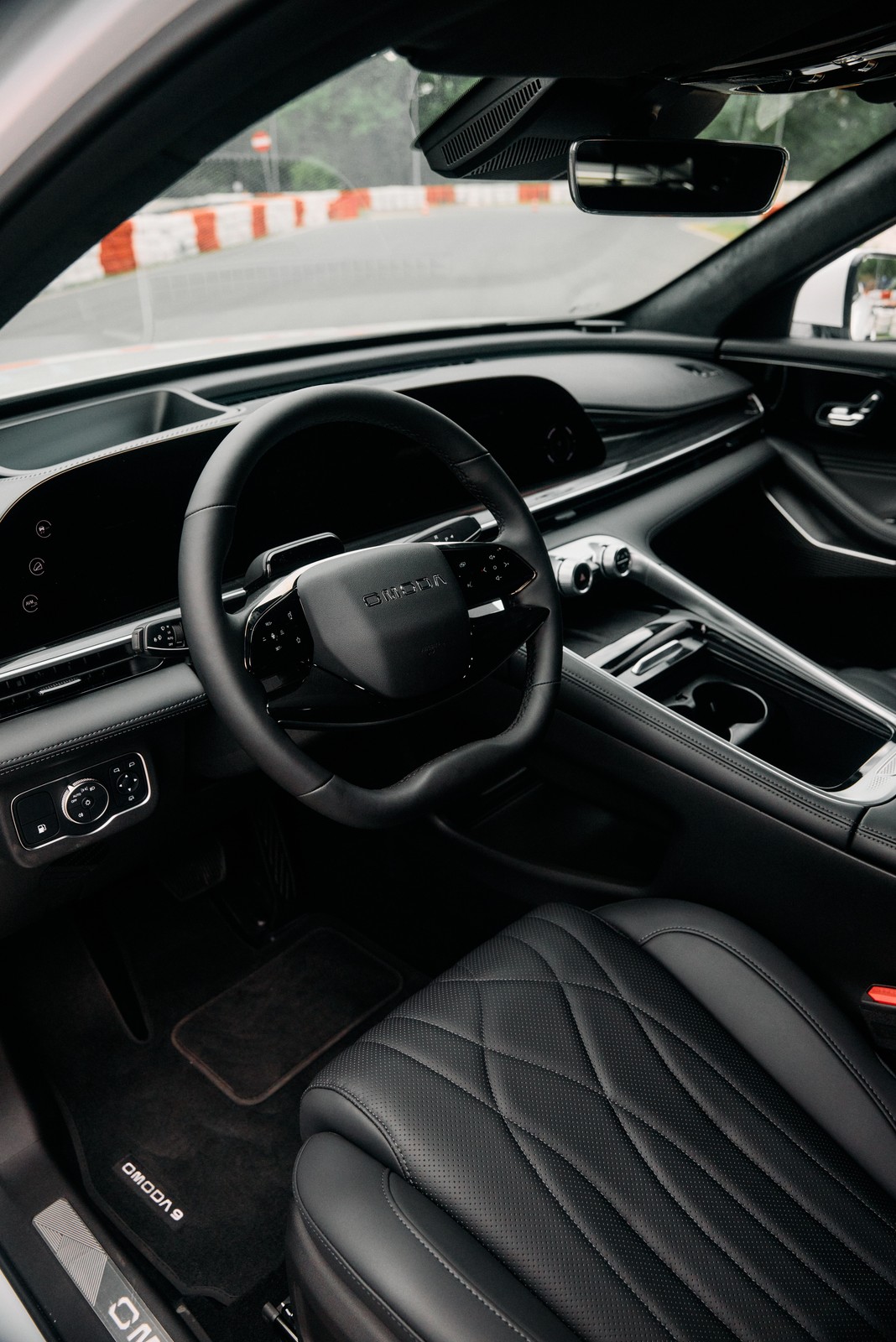 Omoda 9 Super Hybrid. Pierwsza jazda w Polsce