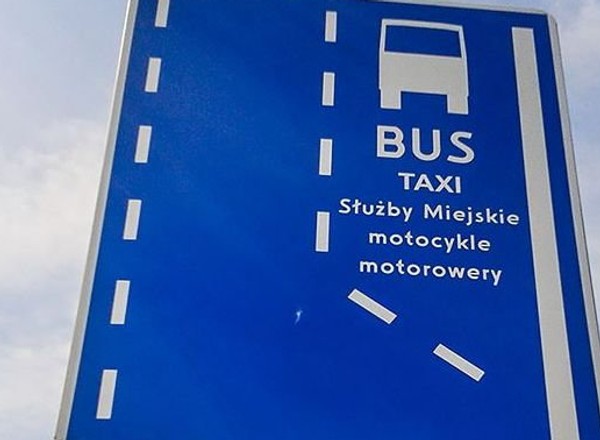 Wpuszczenie motocykli na buspasy zgodne z prawem - kolejne miasta „walczą”