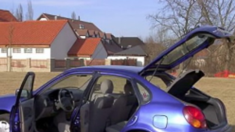 Samar: wzrost sprzedaży nowych aut w w Polsce, rekord sprowadzonych