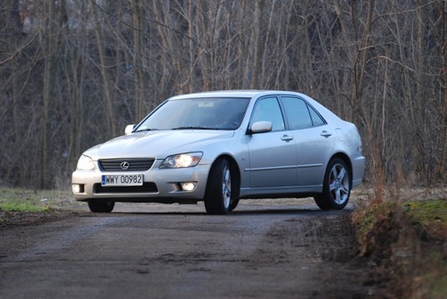 Lexus IS 200
