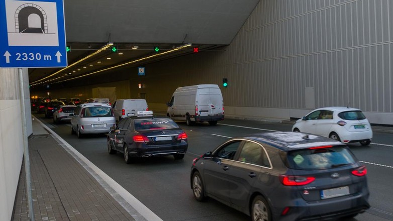 GDDKiA radzi, jak kierowcy powinni zachować się jadąc tunelem