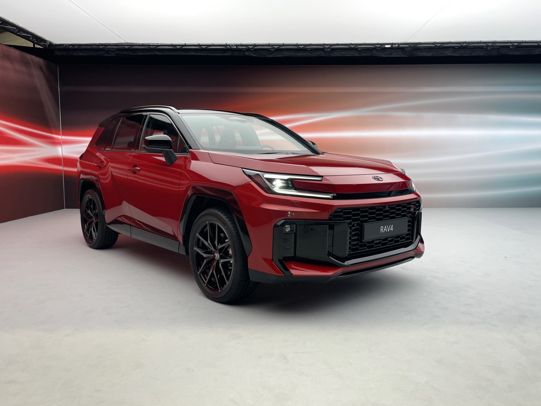 Nowa Toyota RAV4 GR Sport (2025)