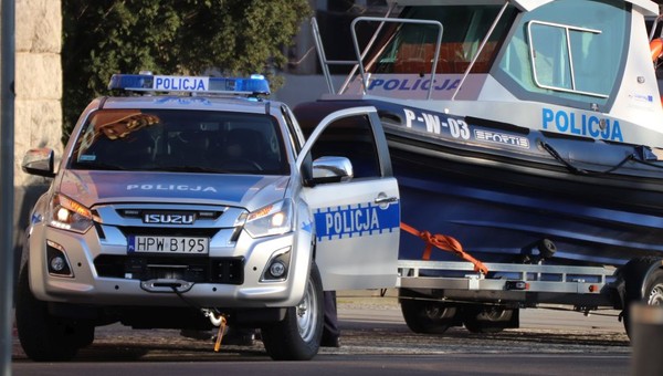 Nowe radiowozy i łódź hybrydowa dla zachodniopomorskiej policji