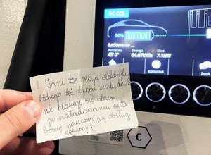 Ciężkie życie kierowcy "elektryka". Podczas ładowania znalazłem "liścik miłosny"