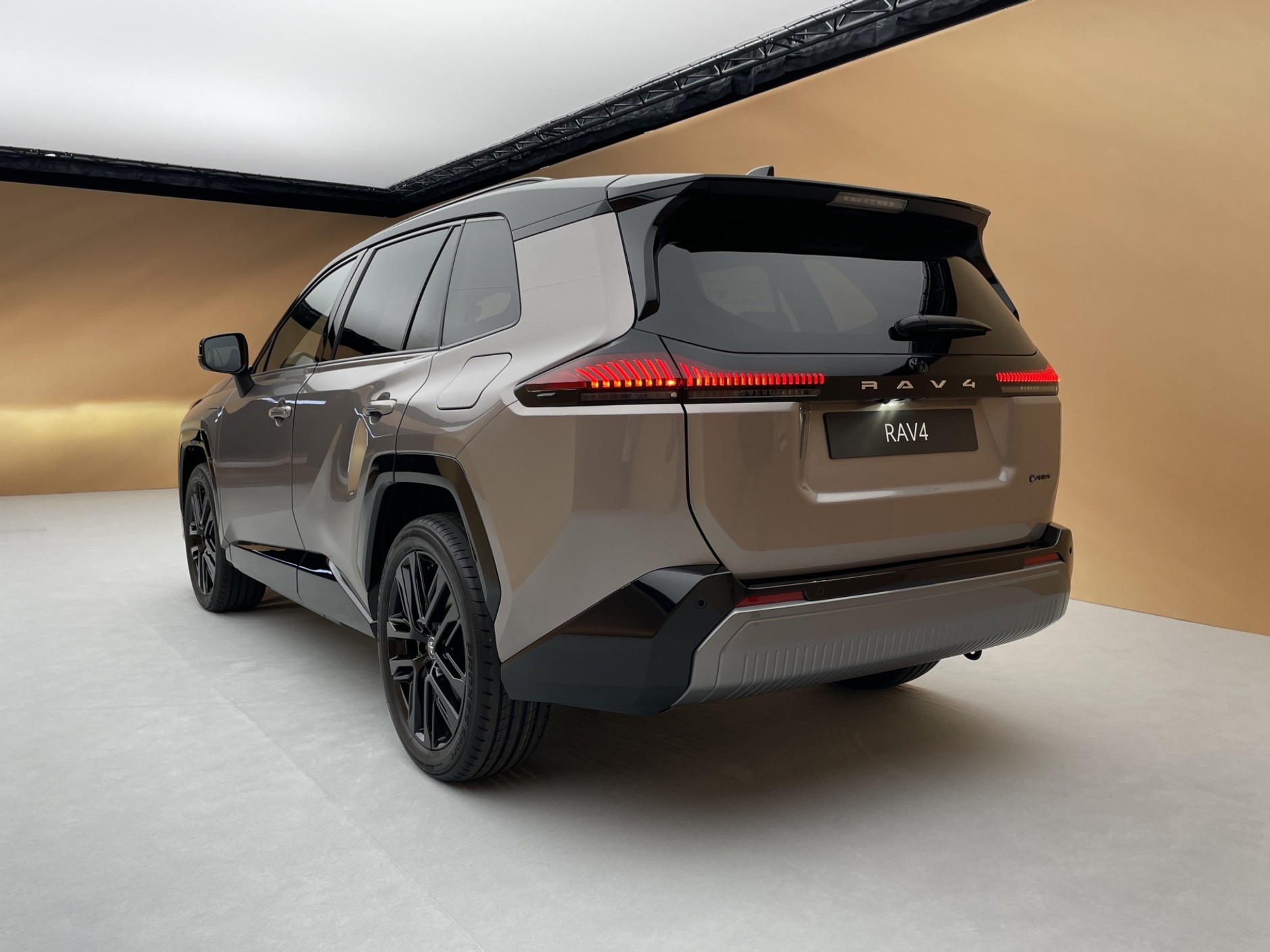 Nowa Toyota RAV4 (2025)