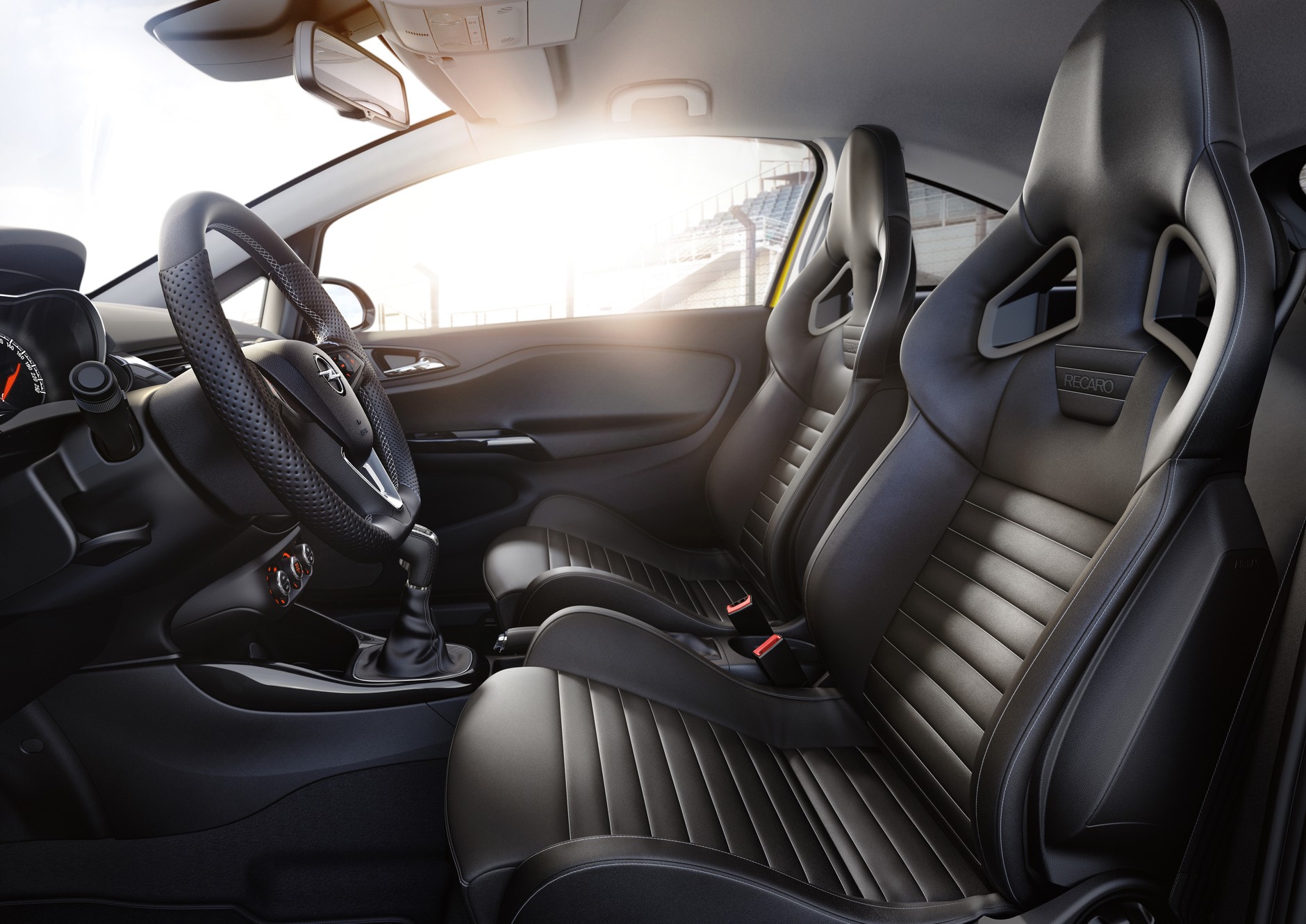 Opel Corsa GSi. Za opcjonalne fotele Recaro trzeba dopłacić 9500 zł