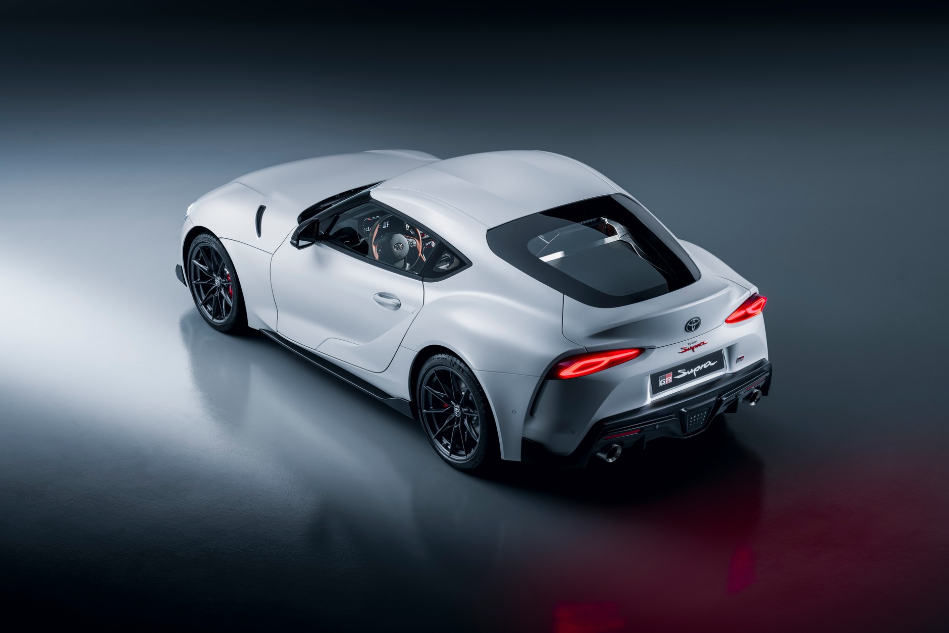Toyota GR Supra z manualną skrzynią biegów